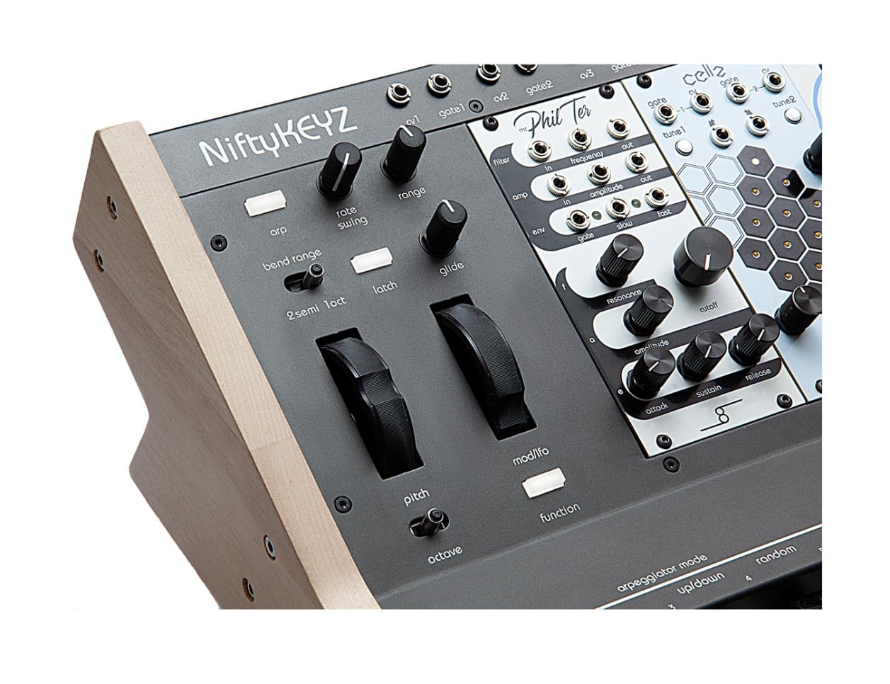 その他 NIFTY NiftyKEYZ by Cre8audio - An epic eurorack keyboard case — Cre8audio