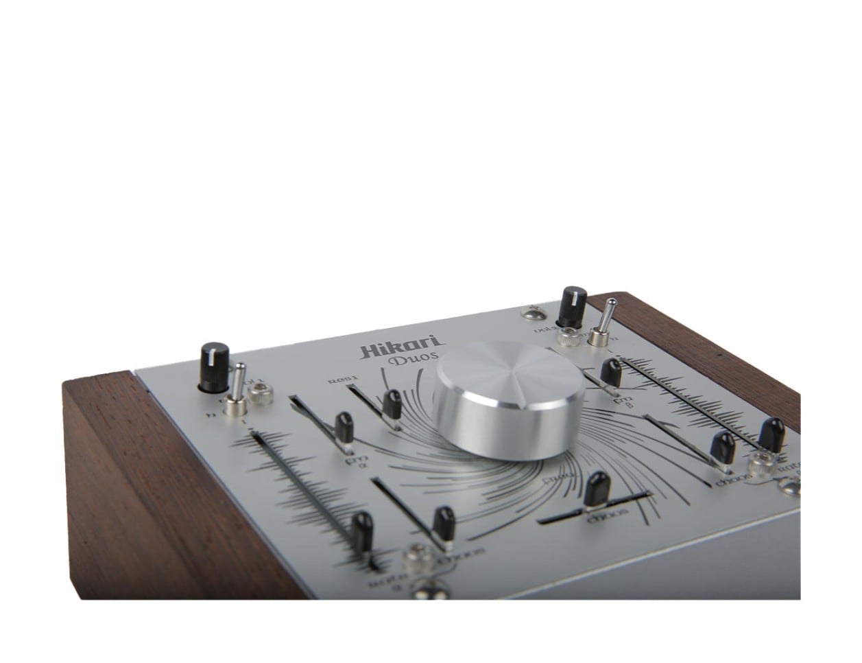 Hikari Instruments Duos Desktop Synthesizer