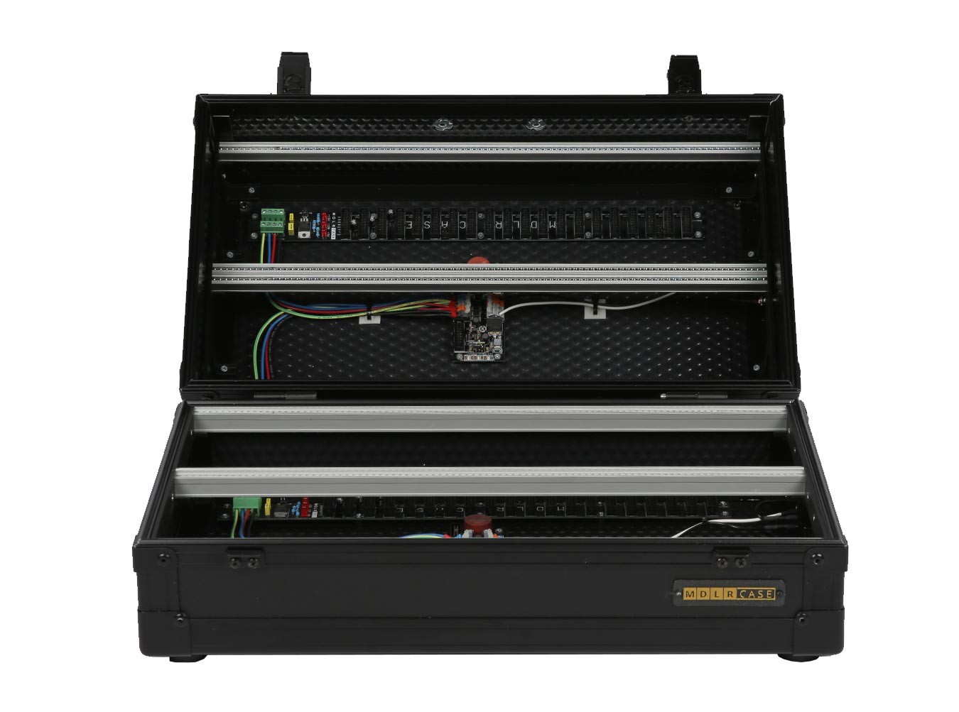 タ*ピ様 MDLRCASE モジュラーケース ユーロラック12U 104HP 電 Moog謹製の電源内蔵型モジュラー・ケース、「Powered Eurorack Case 鍵盤楽器