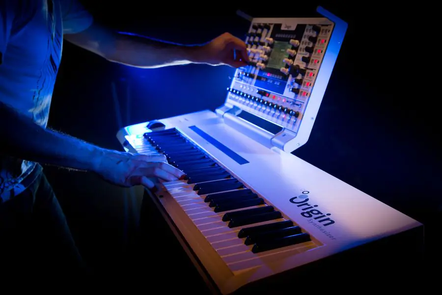 Arturia Minifreak Hybrid Polyphonic Synthesizer Review