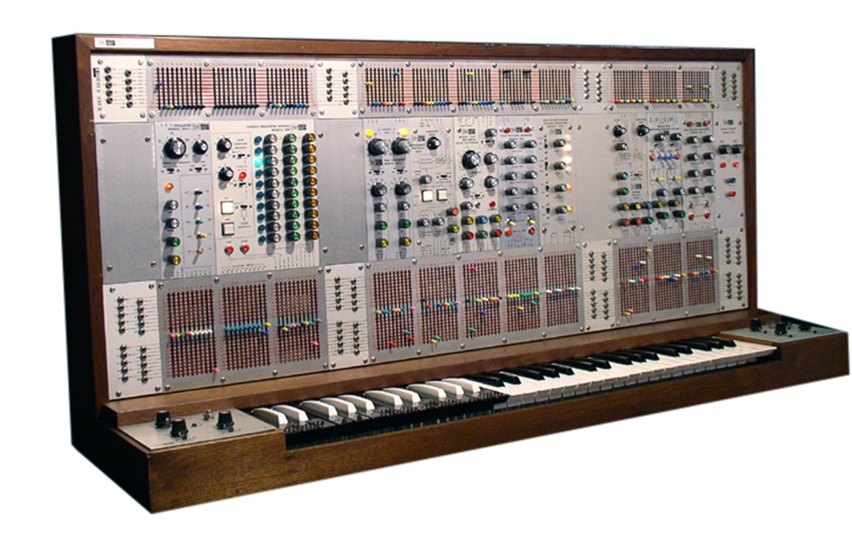 Arp 2500 was unique in utilizing both triangular and sawtooth VCO cores