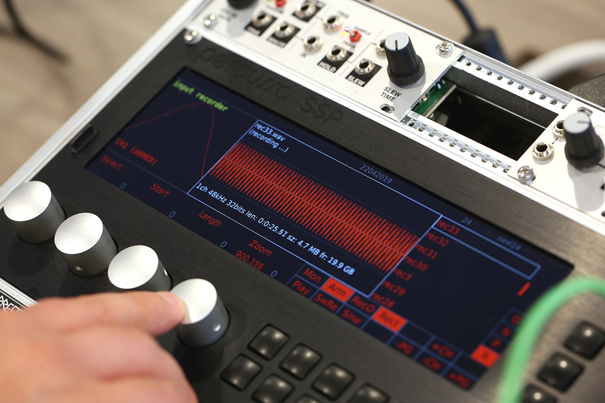 Recording and editing external signals with the Percussa SSP.