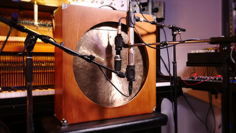 The Eowave Metallik in Hainbach's studio, a modern device inspired by the Métallique diffuser